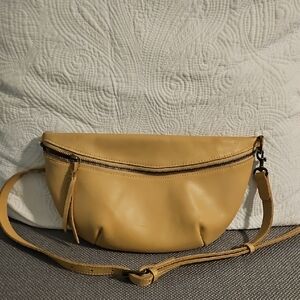 Able Berkeley Leather Belt Bag In Sahara